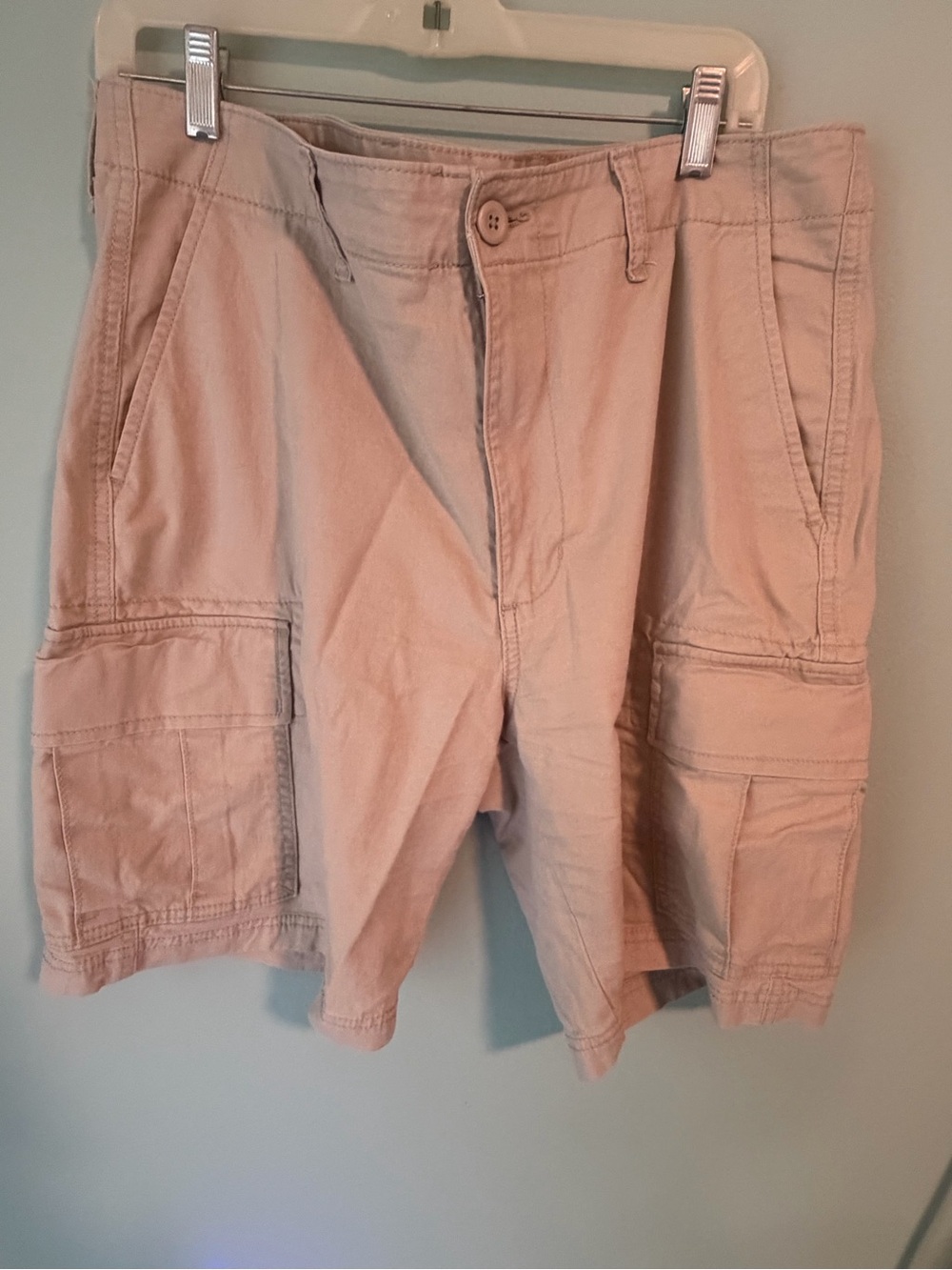 Old Navy Men's Light Khaki Lived In Straight Care Cargo Shorts